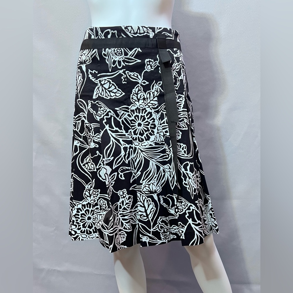 Zara Basic Floral A-Line Skirt—S
